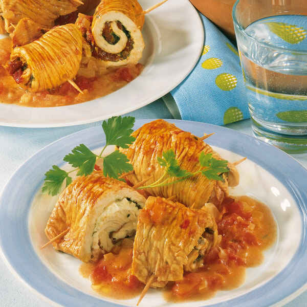 Gefüllte Putenröllchen mit Schafkäse und Räucherspeck Rezept | Küchengötter Gefüllte Putenröllchen mit Schafkäse und Räucherspeck Rezept | Küchengötter