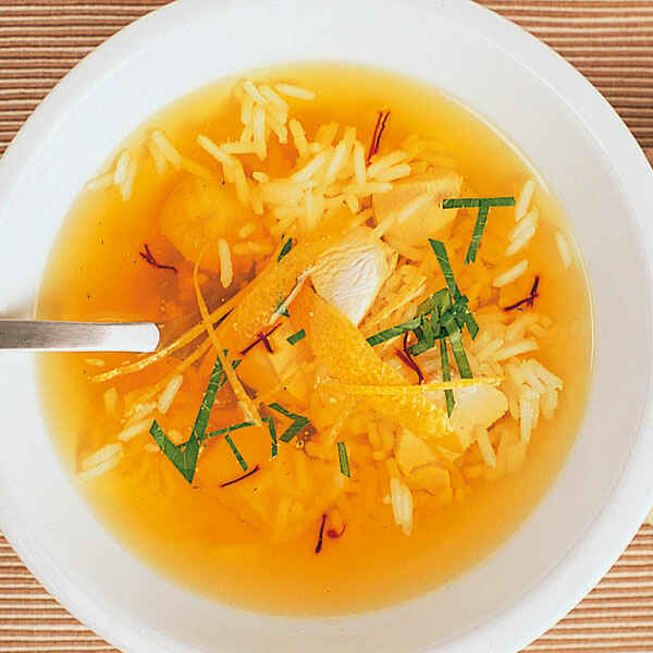 Hühnersuppe mit Zitrone & Safran Rezept | Küchengötter Hühnersuppe mit Zitrone & Safran Rezept | Küchengötter