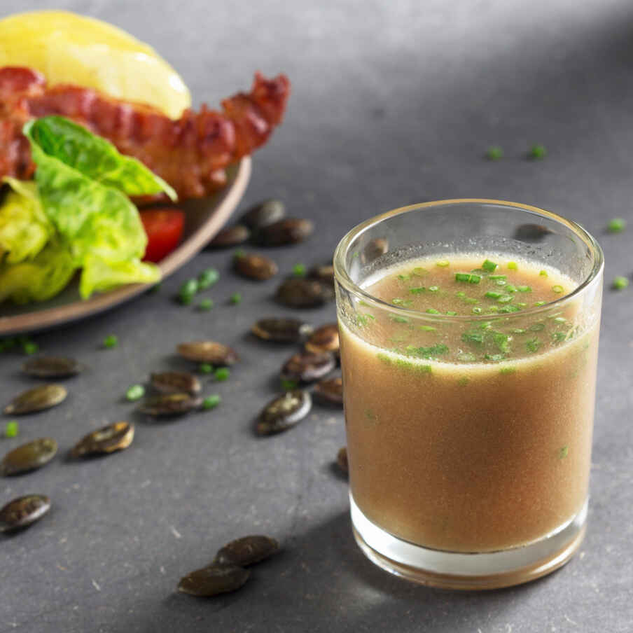 Steirisches Salatdressing - Rezept für klassische Salatsauce | Küchengötter Steirisches Salatdressing - Rezept für klassische Salatsauce | Küchengötter