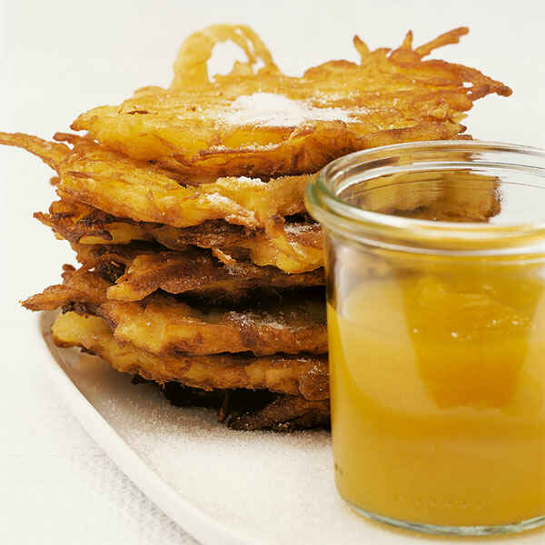 Kartoffelpuffer mit Apfel-Mango-Mus Rezept | Küchengötter Kartoffelpuffer mit Apfel-Mango-Mus Rezept | Küchengötter