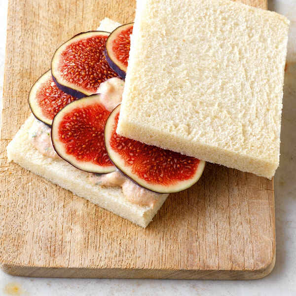 Schinken-Tramezzini mit Feigen Rezept | Küchengötter Schinken-Tramezzini mit Feigen Rezept | Küchengötter