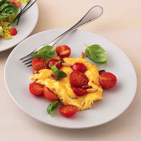 Rührei mit Tomaten und Basilikum Rezept | Küchengötter