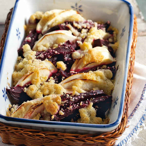 Rote-Bete-Crumble mit Äpfeln Rezept | Küchengötter Rote-Bete-Crumble mit Äpfeln Rezept | Küchengötter