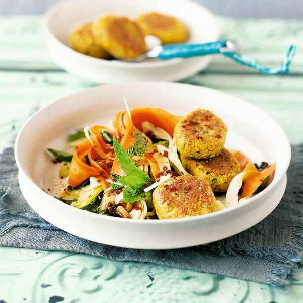Falafel mit Möhren-Fenchel-Salat Rezept | Küchengötter Falafel mit Möhren-Fenchel-Salat Rezept | Küchengötter