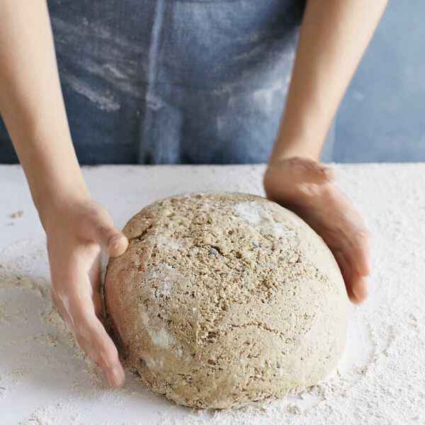 Dinkel-Mehrkornbrot mit Kernen Rezept | Küchengötter