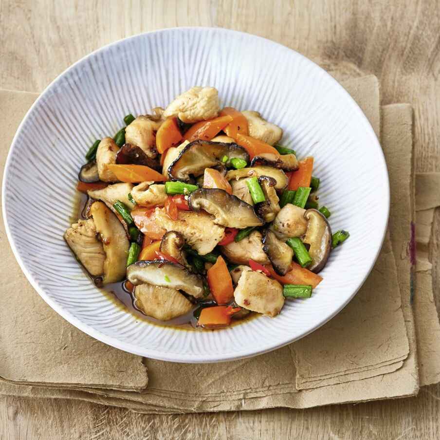 Vietnamesischer Hühnertopf mit Pilzen Rezept | Küchengötter Vietnamesischer Hühnertopf mit Pilzen Rezept | Küchengötter