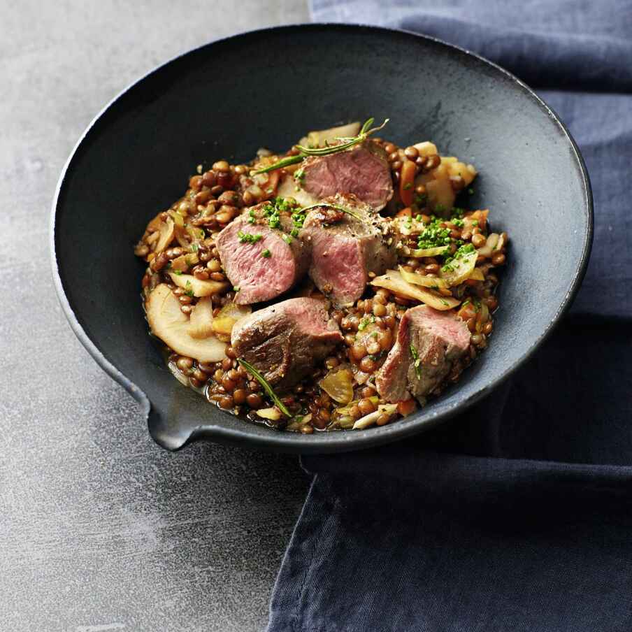 Rosmarinlammfilet mit Linsengemüse Rezept | Küchengötter Rosmarinlammfilet mit Linsengemüse Rezept | Küchengötter