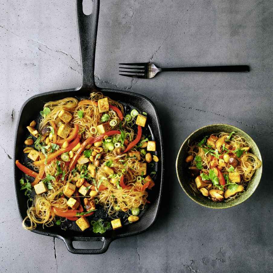 One-Pot Glasnudelpfanne mit Ingwer-Limetten-Tofu Rezept | Küchengötter One-Pot Glasnudelpfanne mit Ingwer-Limetten-Tofu Rezept | Küchengötter