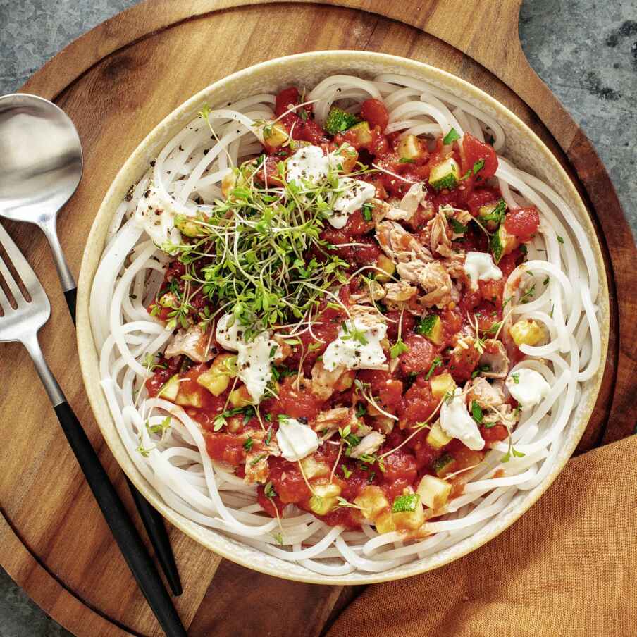 Reisnudeln mit Thunfischsauce Rezept | Küchengötter Reisnudeln mit Thunfischsauce Rezept | Küchengötter