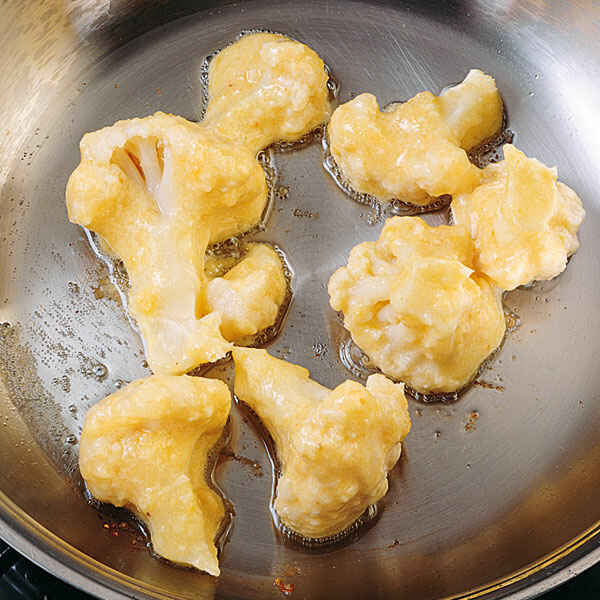 Schnelle Blattsalate mit gebratenem Blumenkohl Rezept | Küchengötter Schnelle Blattsalate mit gebratenem Blumenkohl Rezept | Küchengötter