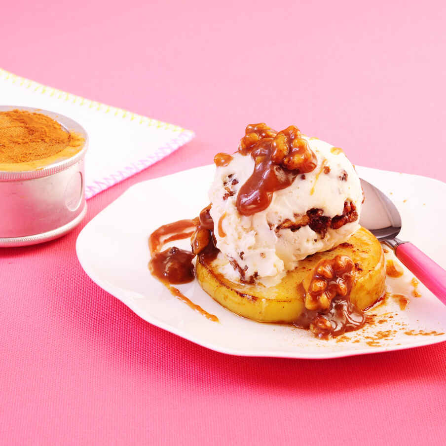 Apfelringe mit Walnusseis Rezept | Küchengötter Apfelringe mit Walnusseis Rezept | Küchengötter