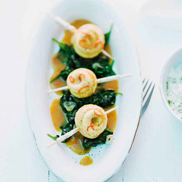 Seezungenröllchen mit Apfel-Curry-Sauce Rezept | Küchengötter