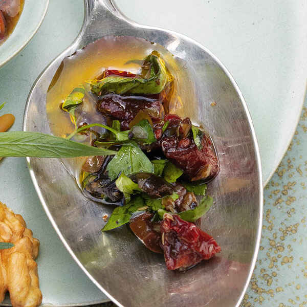 Kapern-Oliven-Vinaigrette Rezept | Küchengötter Kapern-Oliven-Vinaigrette Rezept | Küchengötter