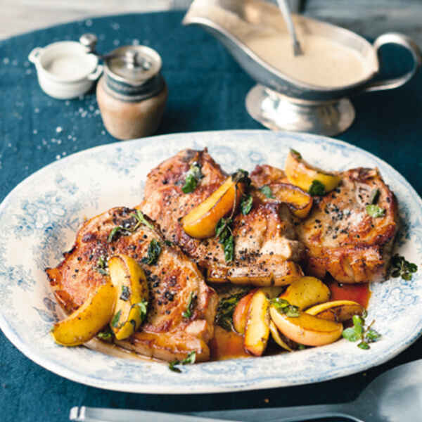 Côtes de porc aux pommes - Schweinekotelettes mit Äpfeln Rezept ... Côtes de porc aux pommes - Schweinekotelettes mit Äpfeln Rezept ...