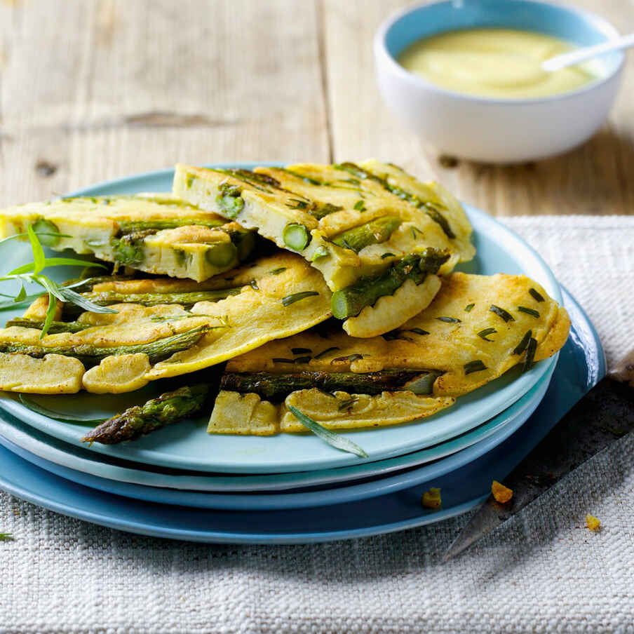 Pfannkuchen mit grünem Spargel Rezept | Küchengötter Pfannkuchen mit grünem Spargel Rezept | Küchengötter