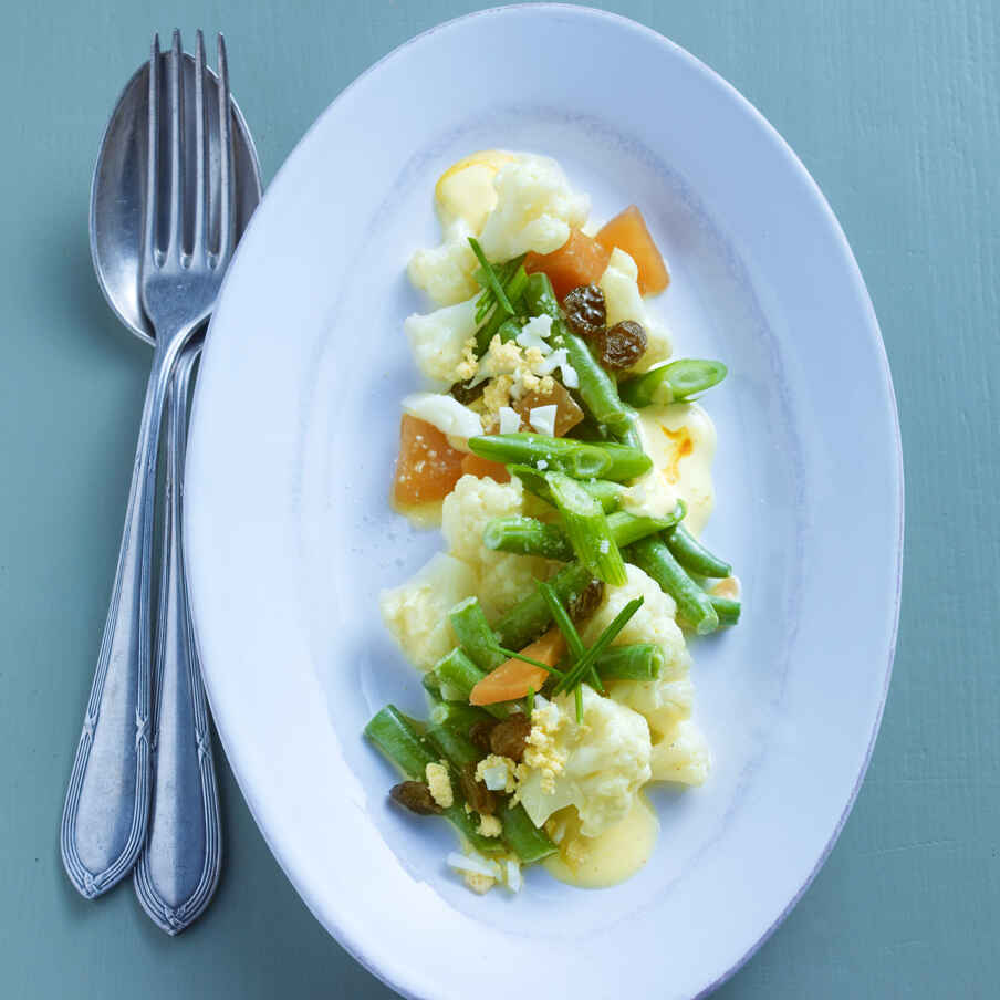 Safran-Blumenkohl-Salat mit Ei Rezept | Küchengötter