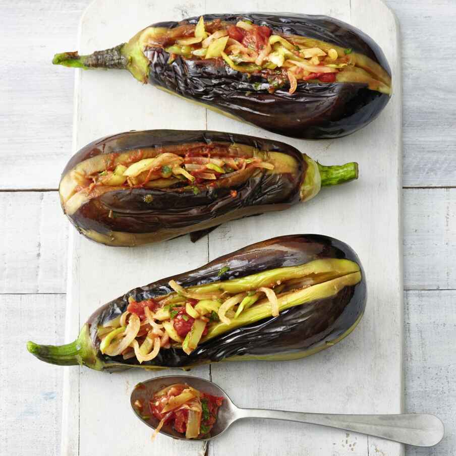 İmam bayıldı - Gefüllte Auberginen Rezept | Küchengötter İmam bayıldı - Gefüllte Auberginen Rezept | Küchengötter