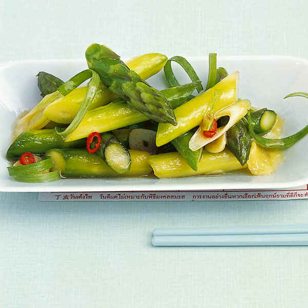 Grüner Spargel aus dem Wok Rezept | Küchengötter Grüner Spargel aus dem Wok Rezept | Küchengötter