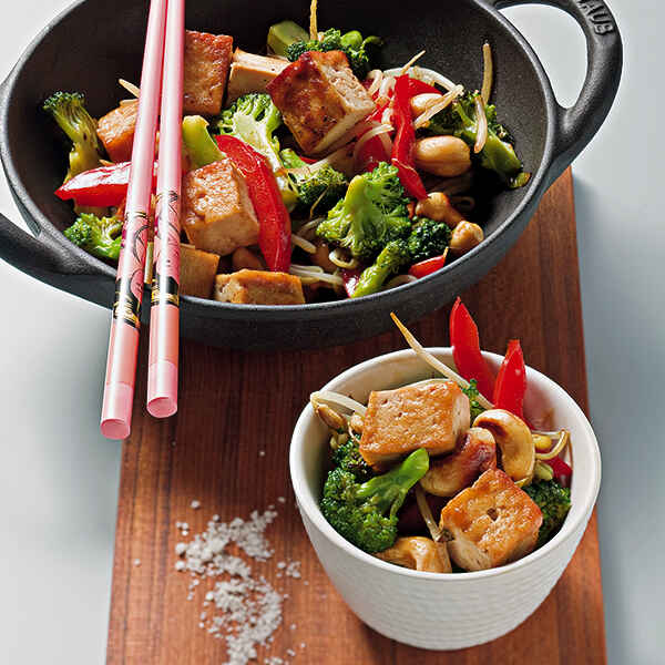 Pfannengerührter Brokkoli mit Tofu Rezept | Küchengötter Pfannengerührter Brokkoli mit Tofu Rezept | Küchengötter