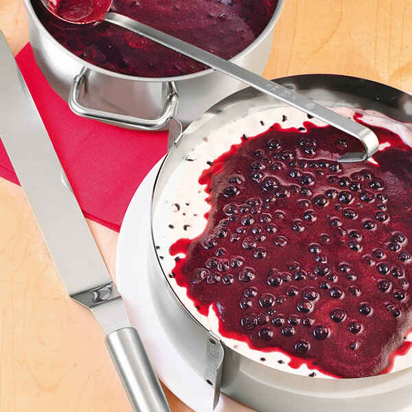 Heidelbeer-Sahne-Schnitten Rezept | Küchengötter Heidelbeer-Sahne-Schnitten Rezept | Küchengötter