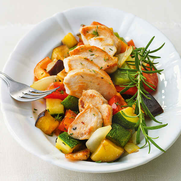 Hähnchenbrust auf Provence-Gemüse Rezept | Küchengötter Hähnchenbrust auf Provence-Gemüse Rezept | Küchengötter