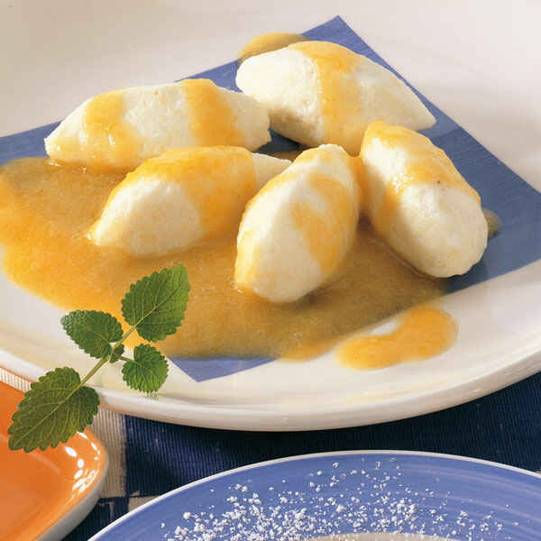 Quarkknödel mit Aprikosensauce Rezept | Küchengötter