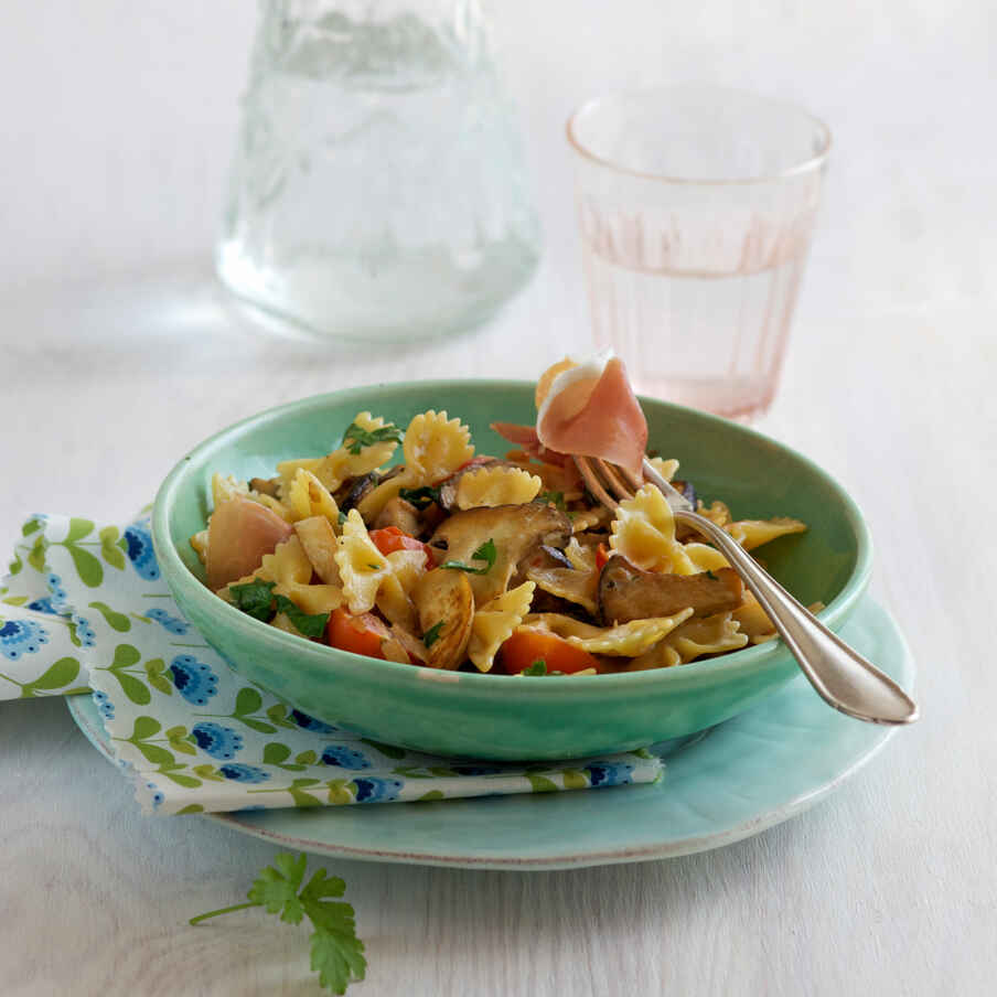 Farfalle mit Pilzen in Rahm Rezept | Küchengötter