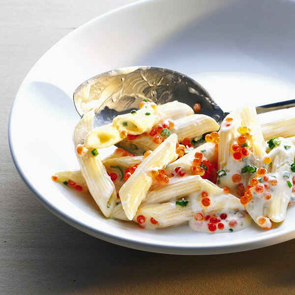 Nudelsalat mit Zitronencreme und Forellenkaviar Rezept | Küchengötter Nudelsalat mit Zitronencreme und Forellenkaviar Rezept | Küchengötter