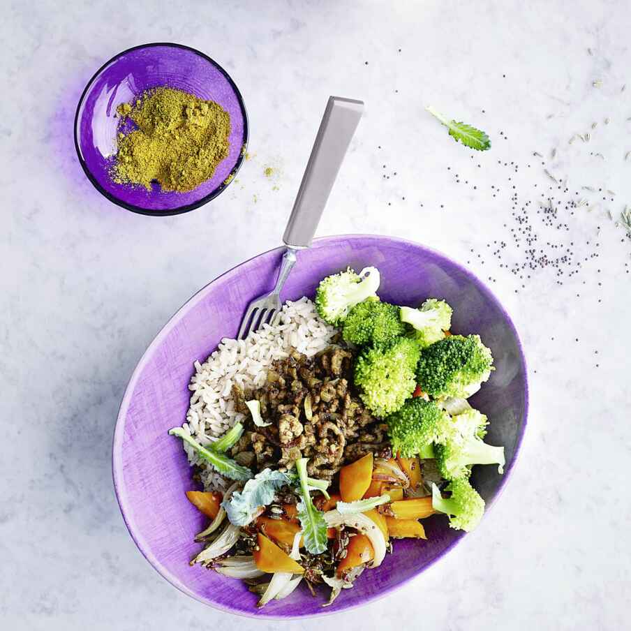 CurryHackBowl mit MöhrenRelish Rezept Küchengötter