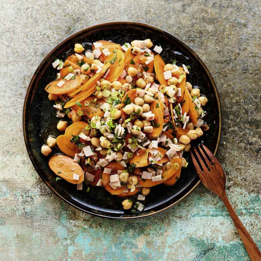 Kichererbsen-Möhren-Salat mit Putenbrust Rezept | Küchengötter Kichererbsen-Möhren-Salat mit Putenbrust Rezept | Küchengötter