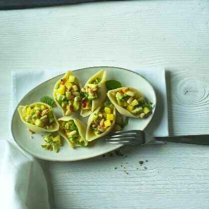 Gefüllte Nudeln mit Mango und Avocado Rezept | Küchengötter Gefüllte Nudeln mit Mango und Avocado Rezept | Küchengötter