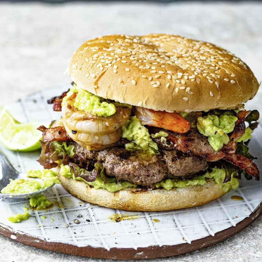 Surf-&amp;-Turf-Burger mit Guacamole Rezept | Küchengötter