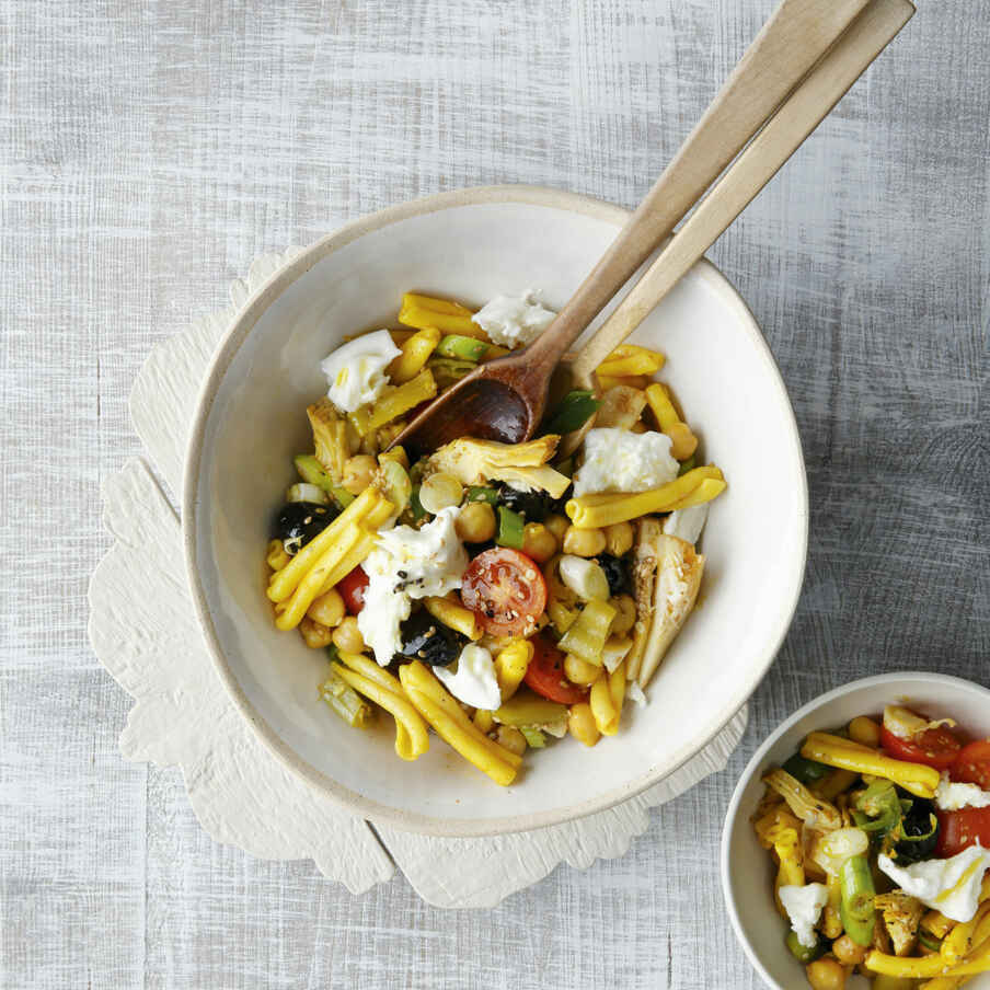 Lauwarmer Nudelsalat mit Kichererbsen Rezept | Küchengötter Lauwarmer Nudelsalat mit Kichererbsen Rezept | Küchengötter