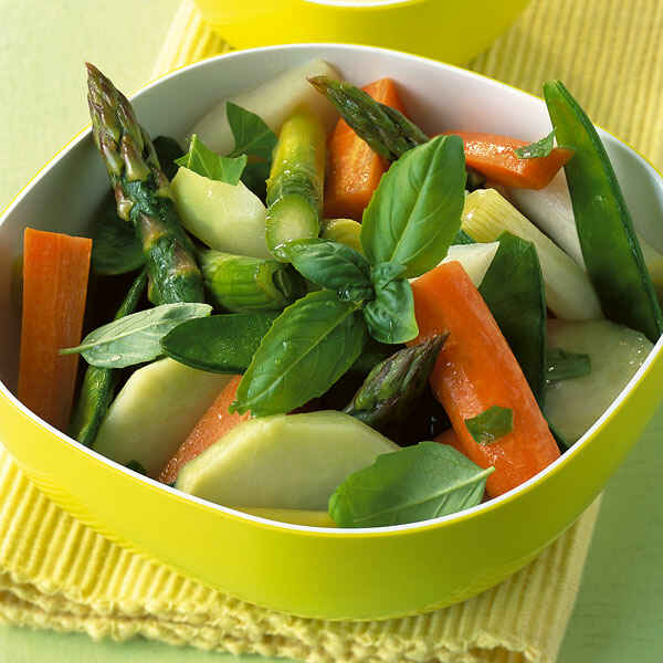 Frühlingsgemüse mit Basilikum Rezept | Küchengötter Frühlingsgemüse mit Basilikum Rezept | Küchengötter