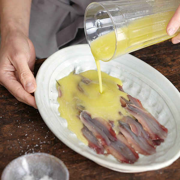 Eingelegte Sardellen mit Knoblauch Rezept | Küchengötter Eingelegte Sardellen mit Knoblauch Rezept | Küchengötter