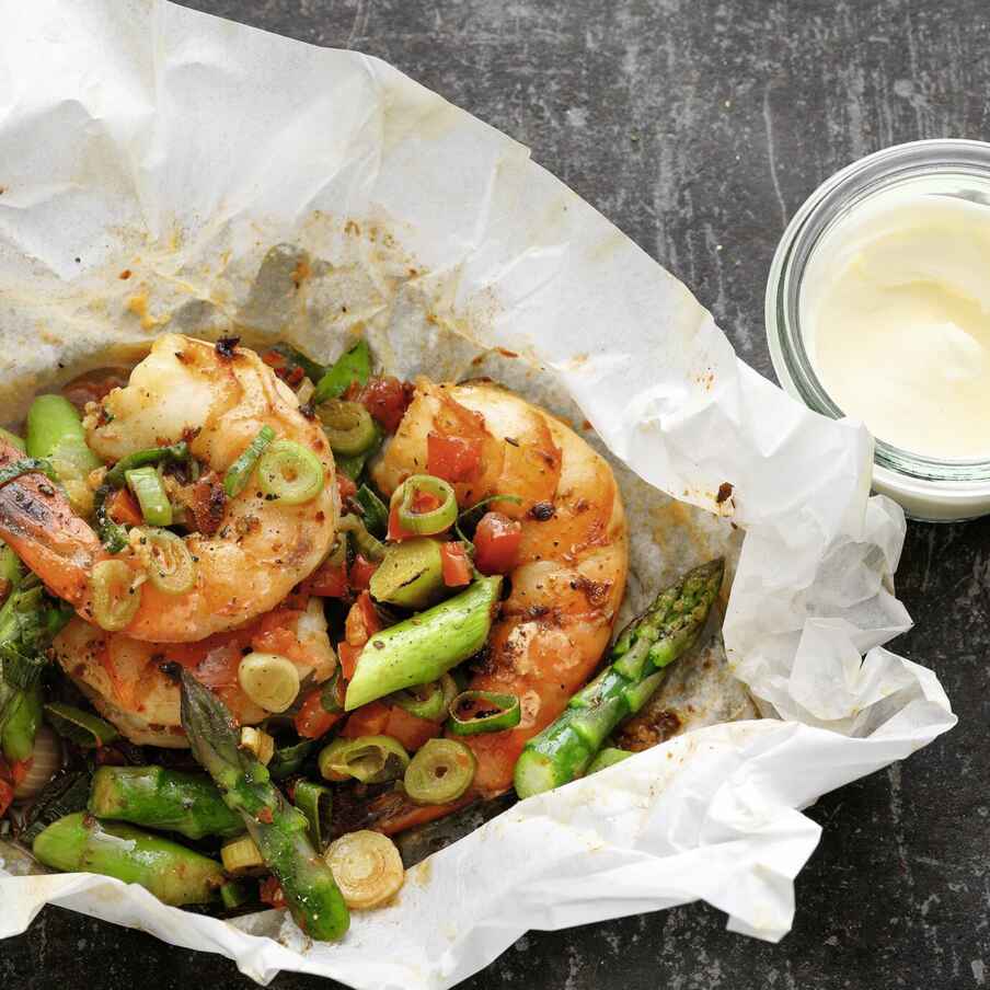 Garnelen-Spargel-Päckchen Rezept | Küchengötter Garnelen-Spargel-Päckchen Rezept | Küchengötter