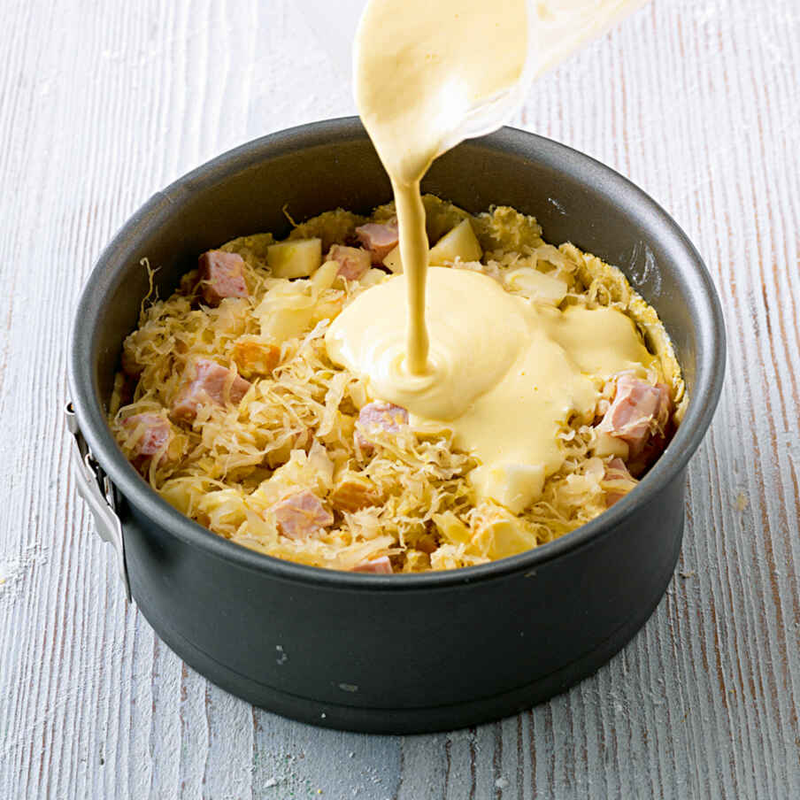 Krautquiche mit Apfel und Munsterkäse Rezept | Küchengötter Krautquiche mit Apfel und Munsterkäse Rezept | Küchengötter