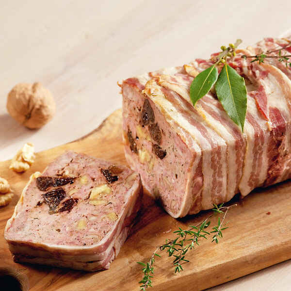Geflügelterrine mit Backobst und Walnüssen Rezept | Küchengötter Geflügelterrine mit Backobst und Walnüssen Rezept | Küchengötter