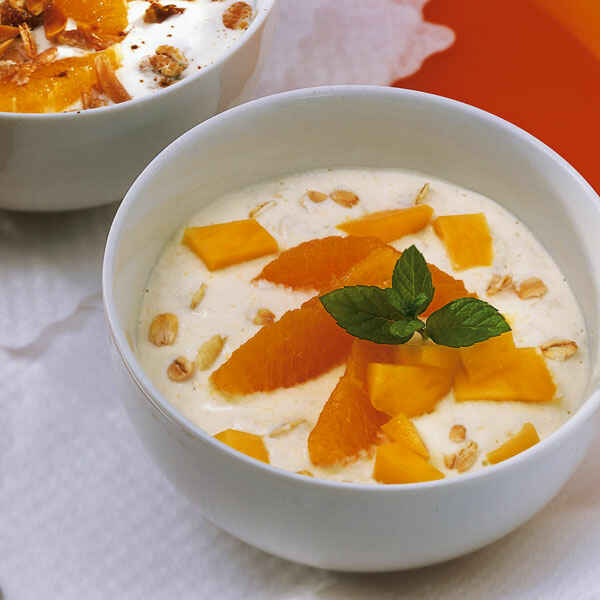 Orangenquark mit Mango Rezept | Küchengötter