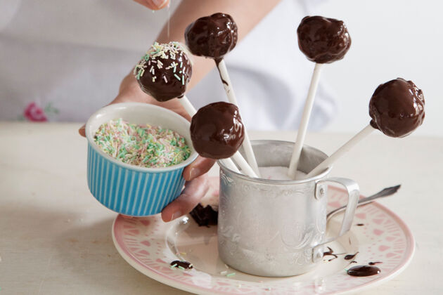 Birthday Cake Pops From Cookies Cupcakes And Cardio Youtube