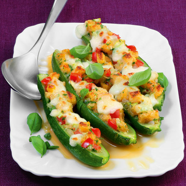 Zucchini Mit Brotfullung Rezept Kuchengotter 