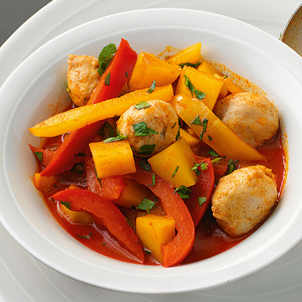 Kartoffel Paprika Gulasch Mit Bratnockerln Rezept Kuchengotter Rezept Mit Paprika Und Kartoffeln