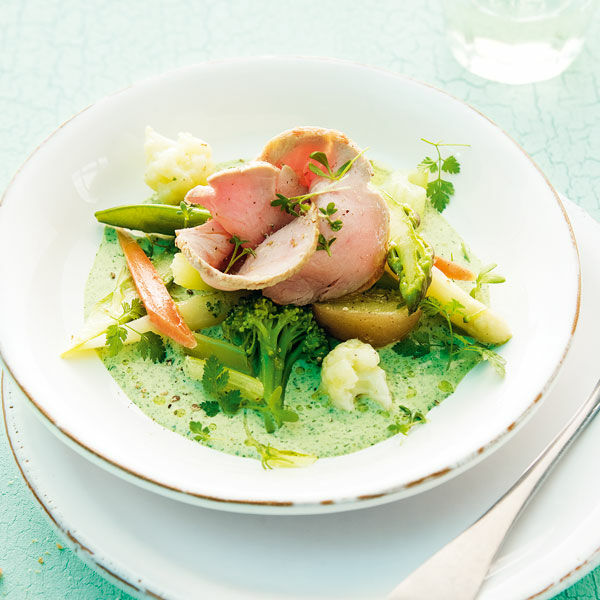 kalbsrucken mit fruhlingsgemuse und krautersauce rezept kuchengotter