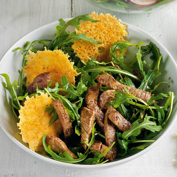 Rucola Filet Salat Mit Parmesan Chips Rezept Kuchengotter 