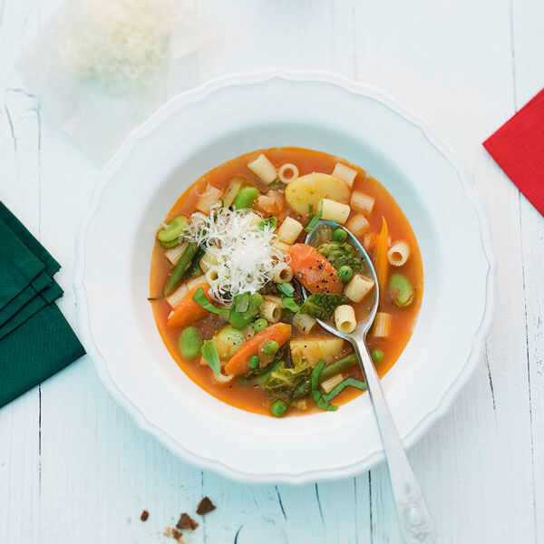 minestrone mit frischen krautern rezept kuchengotter