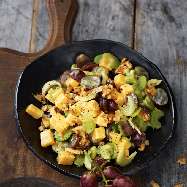 Kasesalat Mit Gouda Trauben Und Walnussen Rezept Kuchengotter
