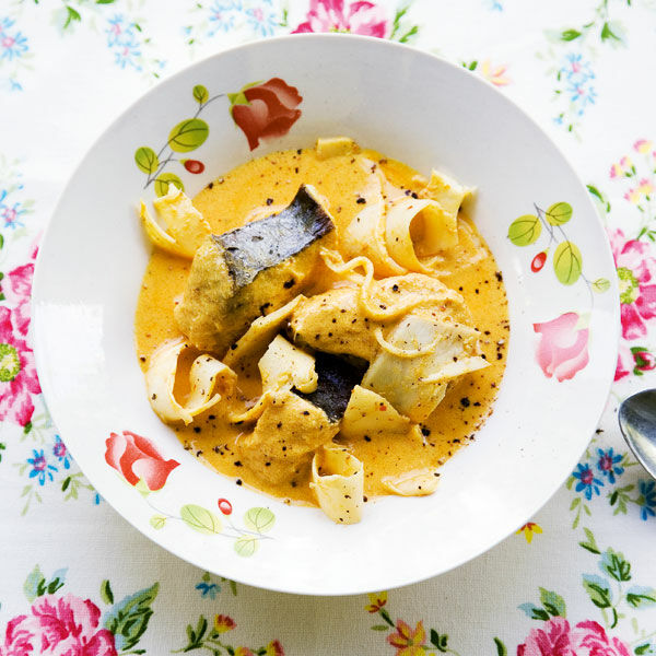 Gelbes Curry mit Fisch und eingelegtem Bambus (Gng Lang Pla Sai Noh Maai  Dohng)