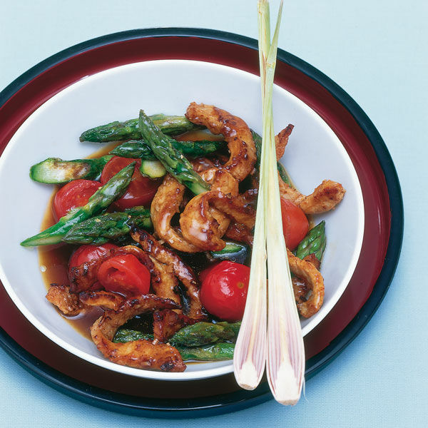 Schweinefleisch mit Spargel und Zitronengras-image