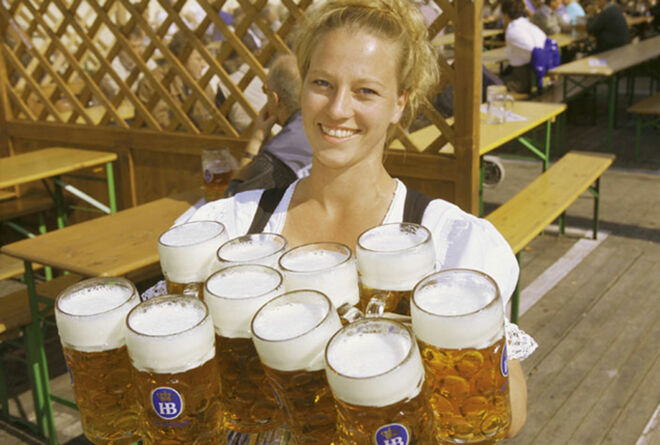 Oktoberfest Wiesnbedienung Oktoberfest Wiesnbedienung