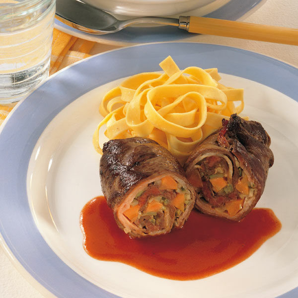 Rinderrouladen mit Möhrenfüllung Rinderrouladen mit Möhrenfüllung